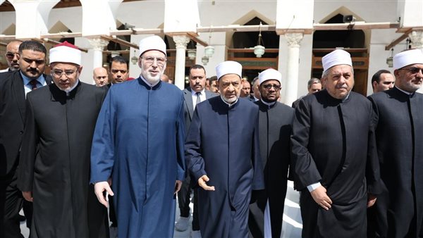 شيخ الأزهر يشهد صلاة