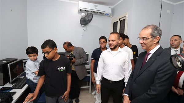 الدكتور عمرو طلعت