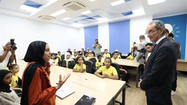  الدكتور عمرو طلعت