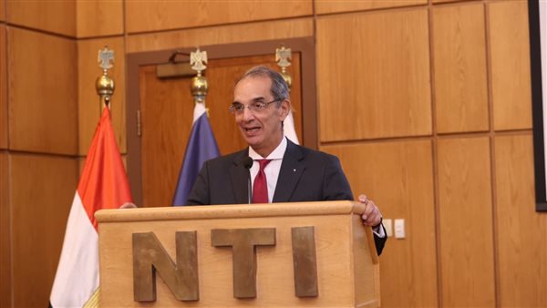 الدكتور عمرو طلعت