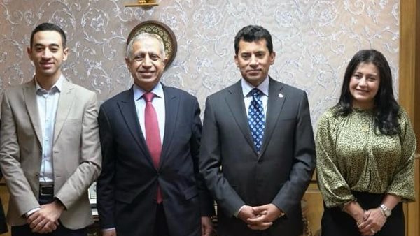 وزيرالشباب والرياضة