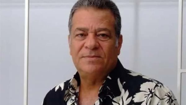 الفنان التشكيلي أحمد