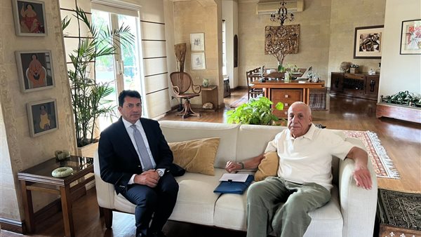 الدكتور أشرف صبحي