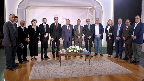 استديو أحمد زويل