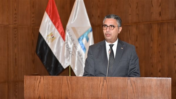 الدكتور شريف فاروق