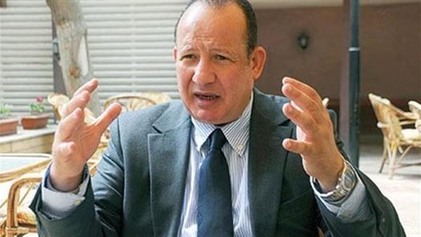 الإعلامي حسين عبد