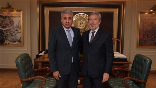 وزير السياحة خلال