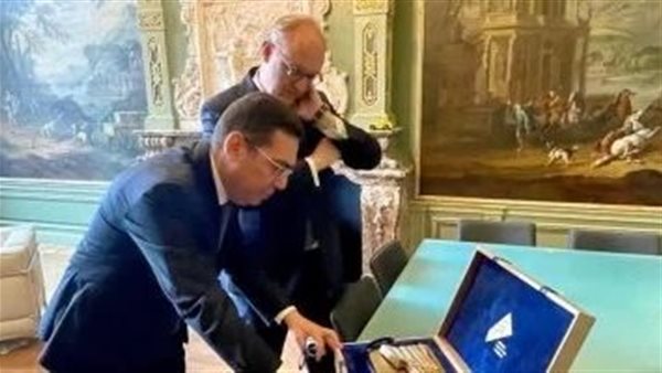 مصر تسلم ملك هولندا