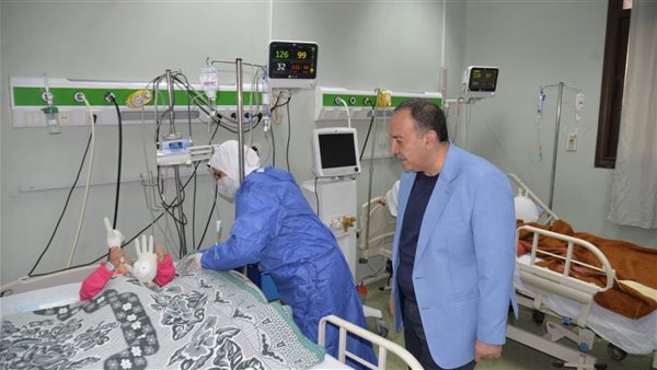 محافظ أسيوط يزور