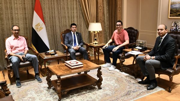 وزير الشباب والرياضة