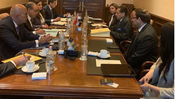  وزير الخارجية 