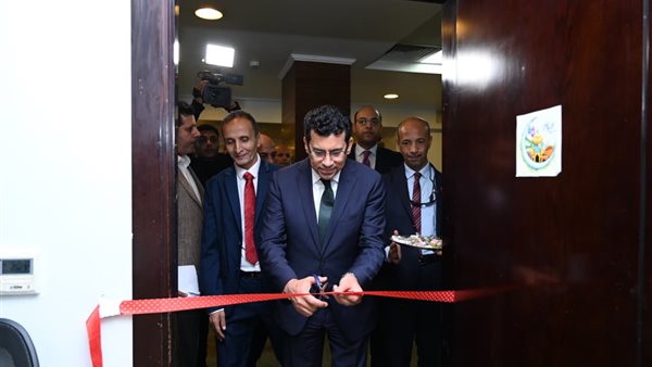 وزير الشباب والرياضة