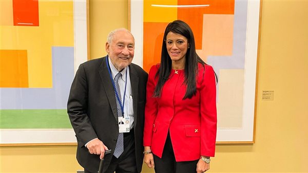  وزيرة التخطيط والتنمية