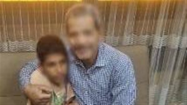 الصغير مع والده