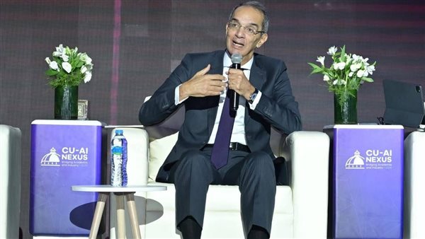 الدكتور عمرو طلعت