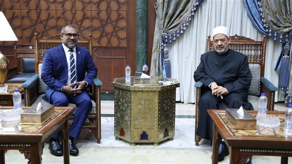 شيخ الأزهر يستقبل