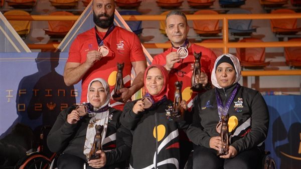 منتخب السيدات لرفع