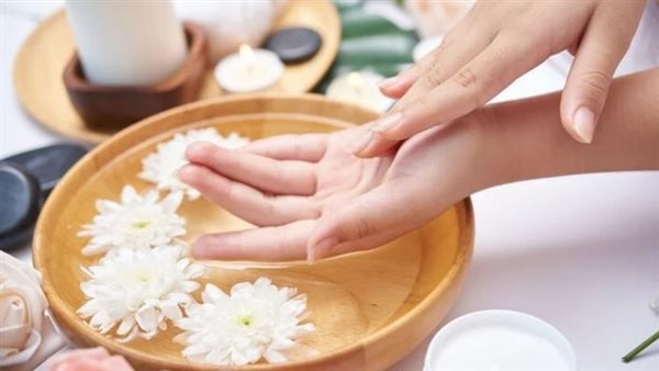  ترطيب اليدين في