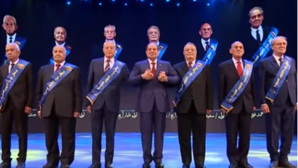 الرئيس السيسي وأبطال