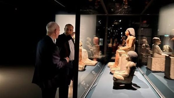 افتتاح معرض كنوز