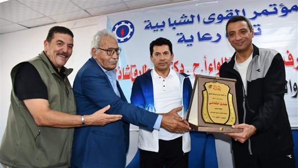 لقاءً حواريًا مع