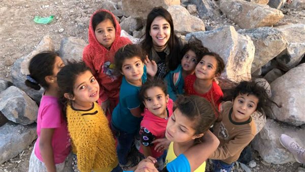  المهاجرون واللاجئون