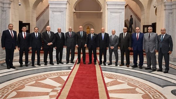 وفد من مجلس القضاء