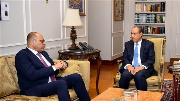 وزير الخارجية و وزير