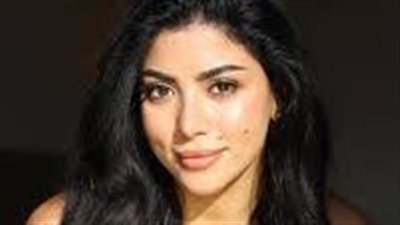  الفنانة كارولين عزمي