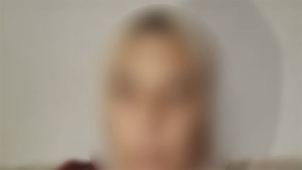 والدة طفلتَي البحيرة