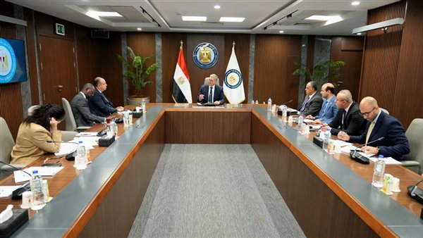  وزير البترول