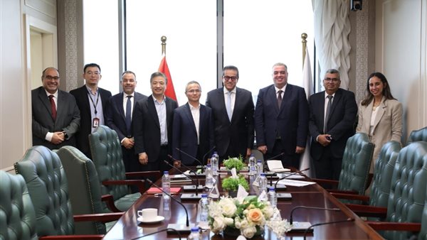 وزير الصحة والسكان