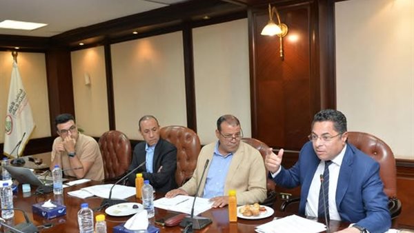 اللجان الفرعية التابعة