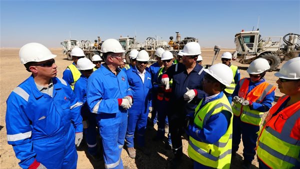 وزير البترول يتفقد