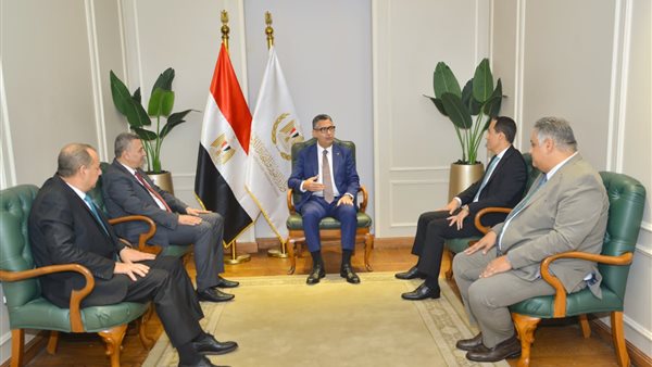 اجتماع  وزير التموين