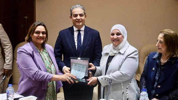 جامعة 6 أكتوبر تُكرِّم