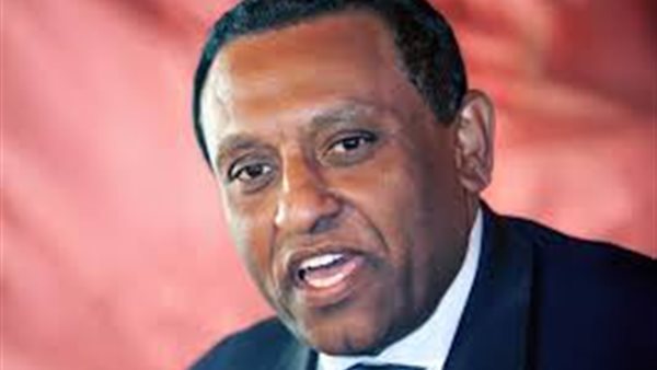  الدكتور كامل إدريس