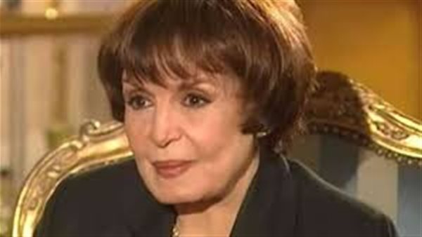 الفنانة القديرة سميرة