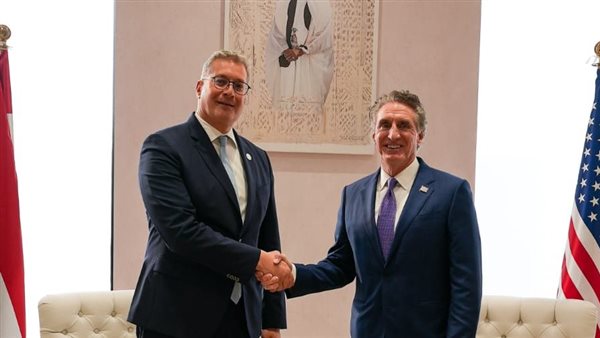  وزير البترول يبحث