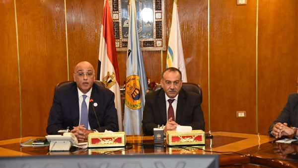 محافظ أسيوط و الرئيس