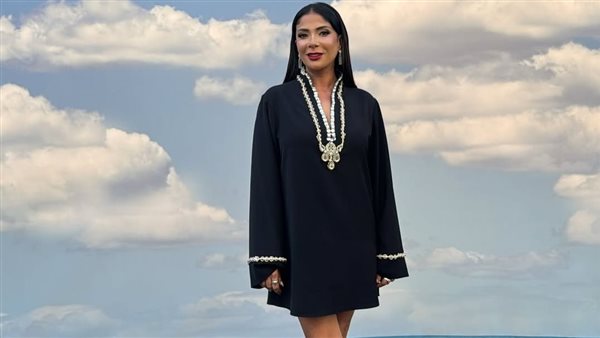 منى زكي عن افتتاح المتحف المصري الكبير: فخورة بمشاركة صوتي في هذا الحدث العظيم 