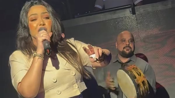 "عشقت حبيب خدعني".. رحمة محسن تحيي حفلًا في أحدث ظهور لها بعد أزمة الفيديوهات|صورة 