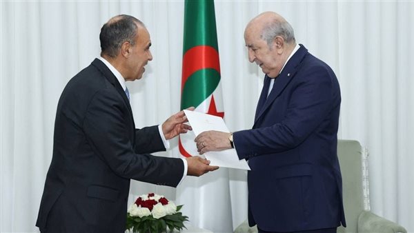 وزير الخاريجية مع