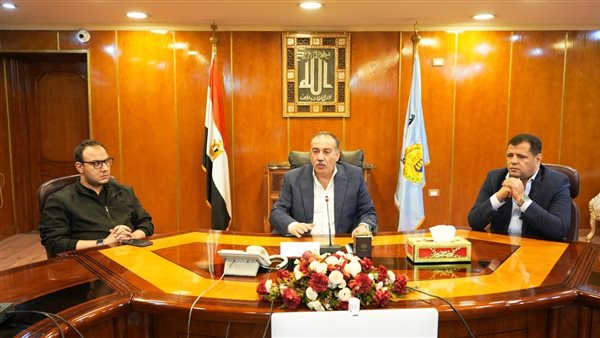 محافظ أسيوط يلتقي