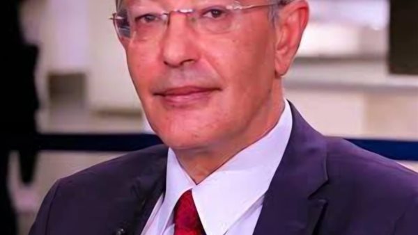 الدكتور أحمد غنيم