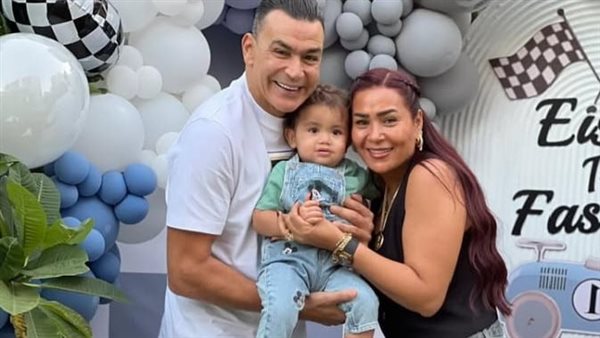 عصام الحضري وزوجته