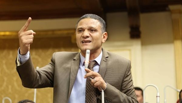 النائب خالد عبد العزيز