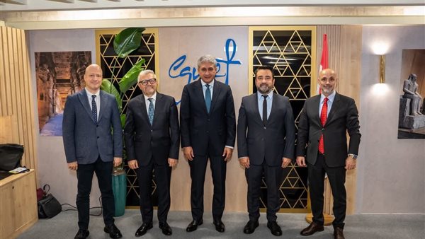 شريف فتحي وزير السياحة