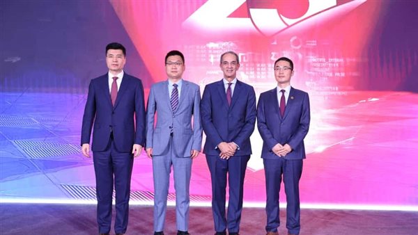 الدكتور عمرو طلعت