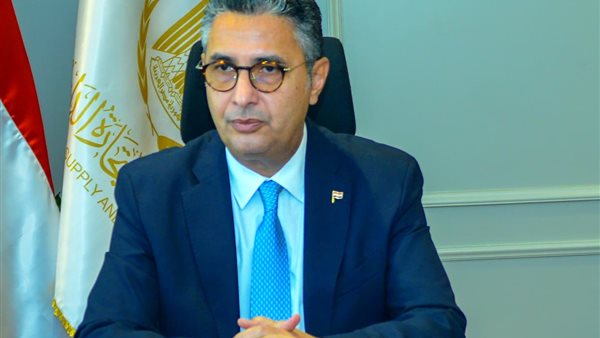  وزير التموين والتجارة